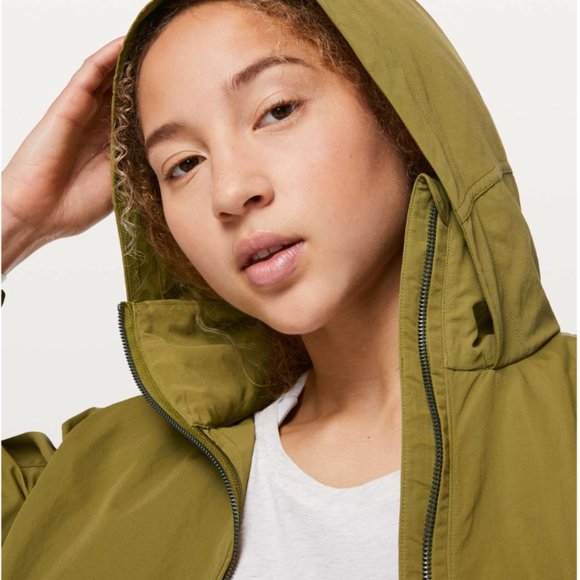 lululemon jacket graced with lace - Picture 2 of 8